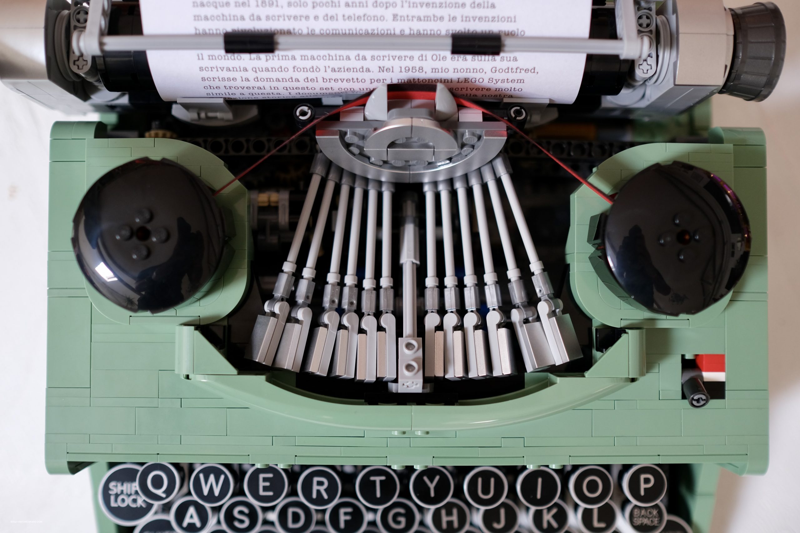 La macchina da scrivere di Lego che funziona davvero!