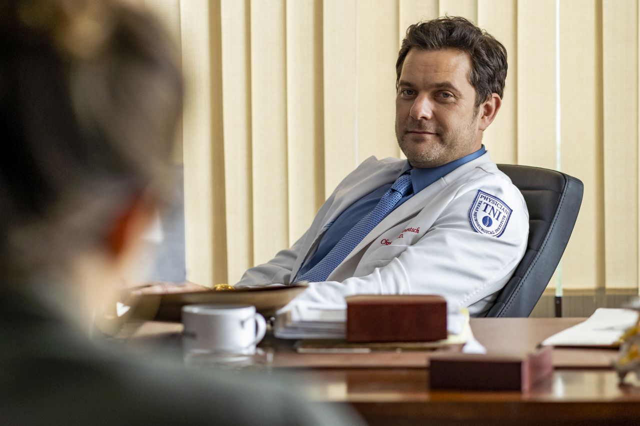 Dr. Death: trailer italiano e foto della serie con Joshua Jackson in arrivo su STARZPLAY