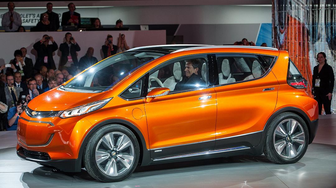 Contrordine, la Chevrolet Bolt non va in pensione! Arriva una nuova versione con batterie Ultium