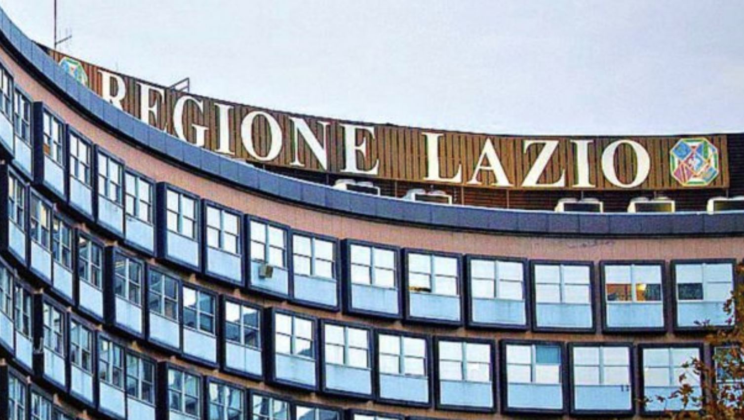 Attacco hacker contro la regione Lazio: sistemi informatici paralizzati, in tilt il portale di prenotazione vaccini