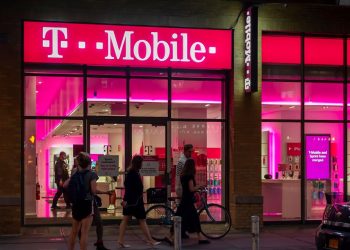 T-Mobile: l’attacco hacker all’operatore telefonico americano è meno grave del previsto