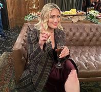 How I Met Your Father: le prime immagini di Hilary Duff nella serie spin-off