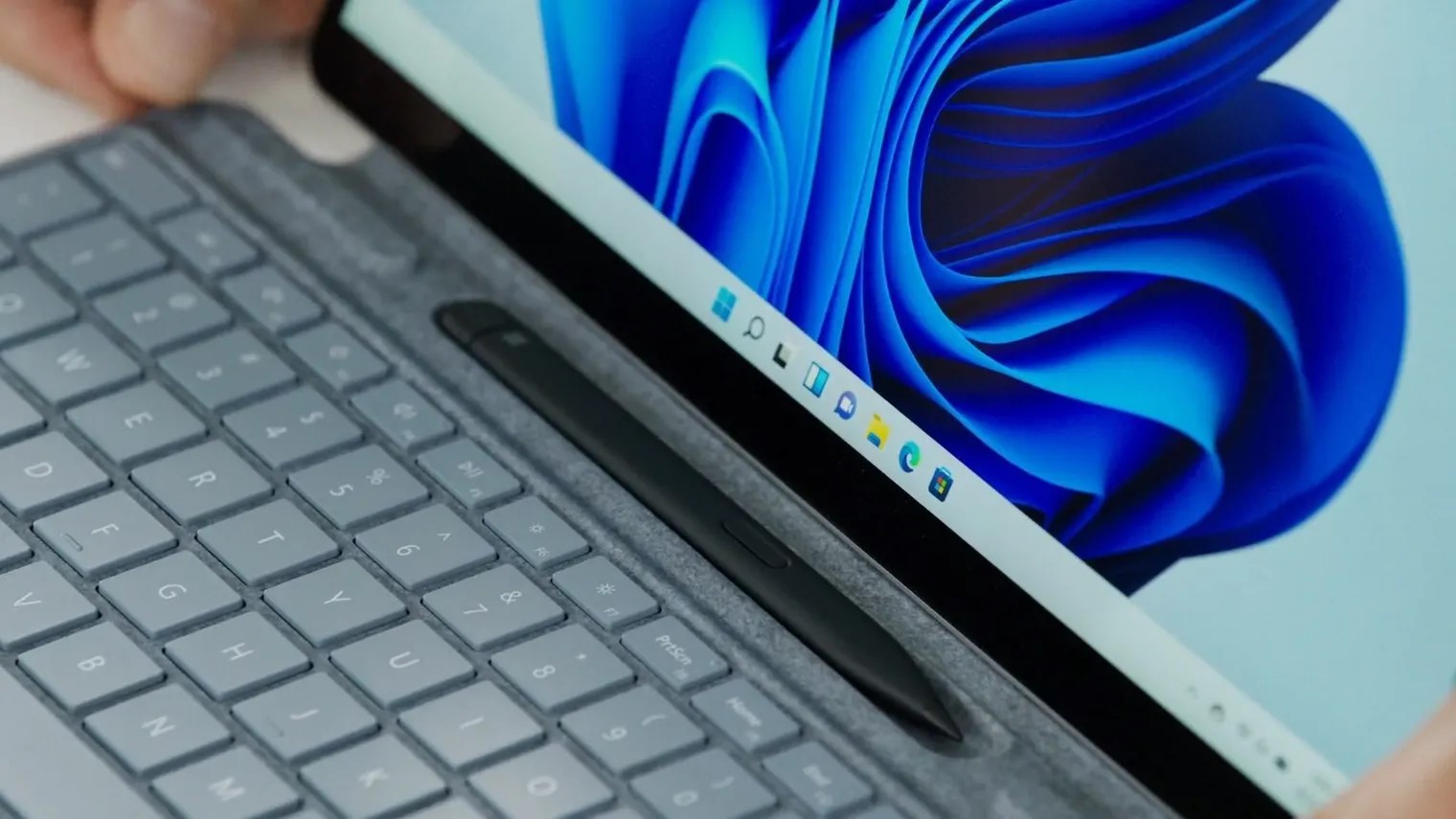 Microsoft Surface Pro 8 ufficiale, confermato lo schermo a 120 Hz