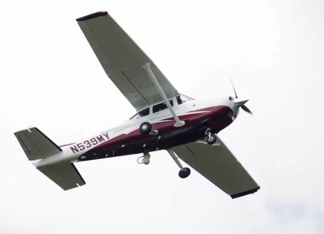 L’FBI ha usato una flotta di aerei spia per sorvegliare una sola persona, spiandolo dall’alto per oltre 400 ore