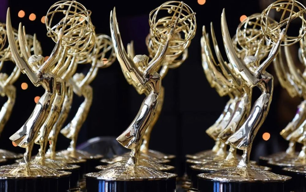 Emmy Awards 2021:  The Crown, La Regina degli Scacchi e Ted Lasso star della serata