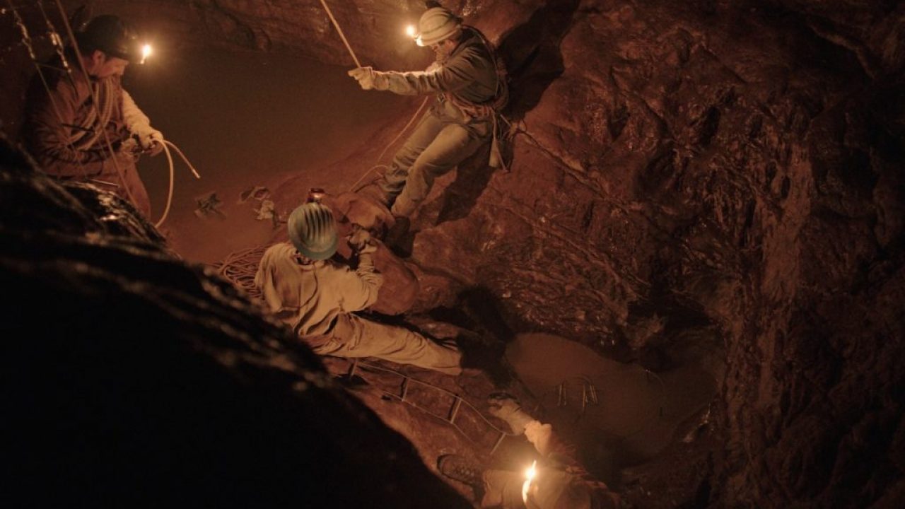 Il Buco: trailer del film vincitore del Premio Speciale della Giuria a Venezia 78