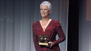 Venezia 78 – Jamie Lee Curtis Leone D’Oro alla carriera: “Oggi siamo tutti Laurie Strode”