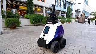 I robot sentinella sguinzagliati dalla polizia di Singapore