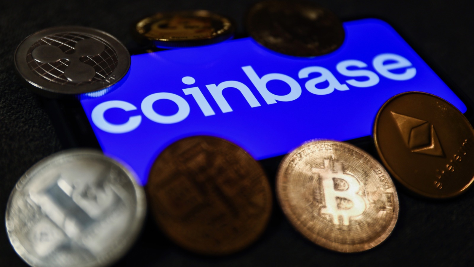 Coinbase blocca oltre 25.000 indirizzi: «i russi non useranno le criptovalute per aggirare sanzioni»