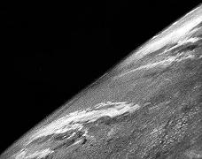 75 anni fa la prima foto della Terra vista dallo Spazio, scattata usando un razzo nazista