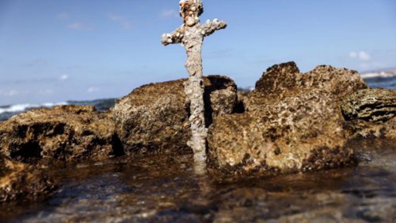 Trovata una spada di un crociato da un sub in Israele