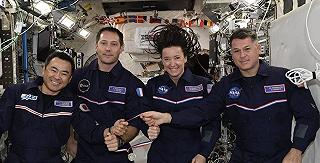 Quattro astronauti dovranno indossare un pannolone, il bagno della Crew Dragon è fuori servizio