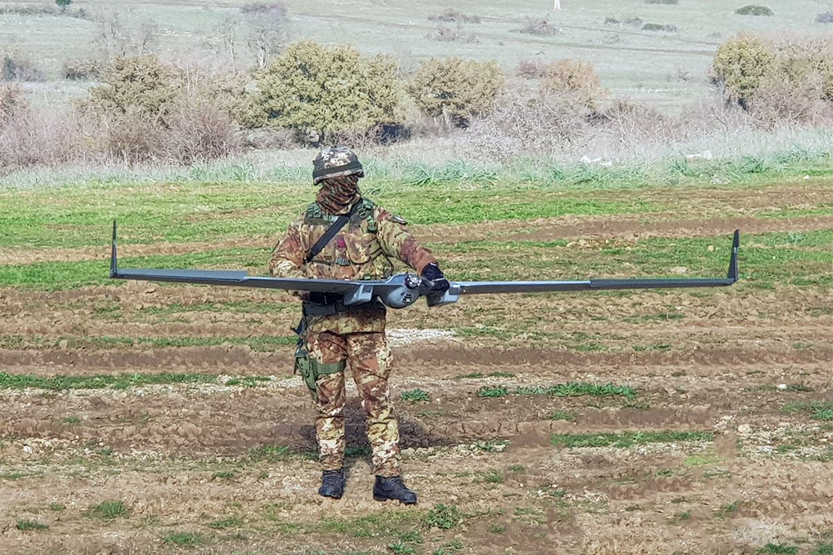 Nella distrazione generale la Cina ha acquistato un’azienda italiana che produce droni militari