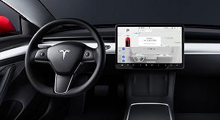 Tesla Model 3 e Model Y: salgono ancora i prezzi