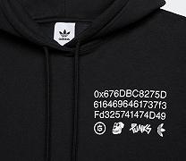 Adidas presenta una prima collezione di NFT: il token garantisce una felpa ‘reale’ con il logo dei Bored Ape Yacht Club