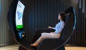 LG presenta il design di una poltrona-monitor curvo da 55 pollici