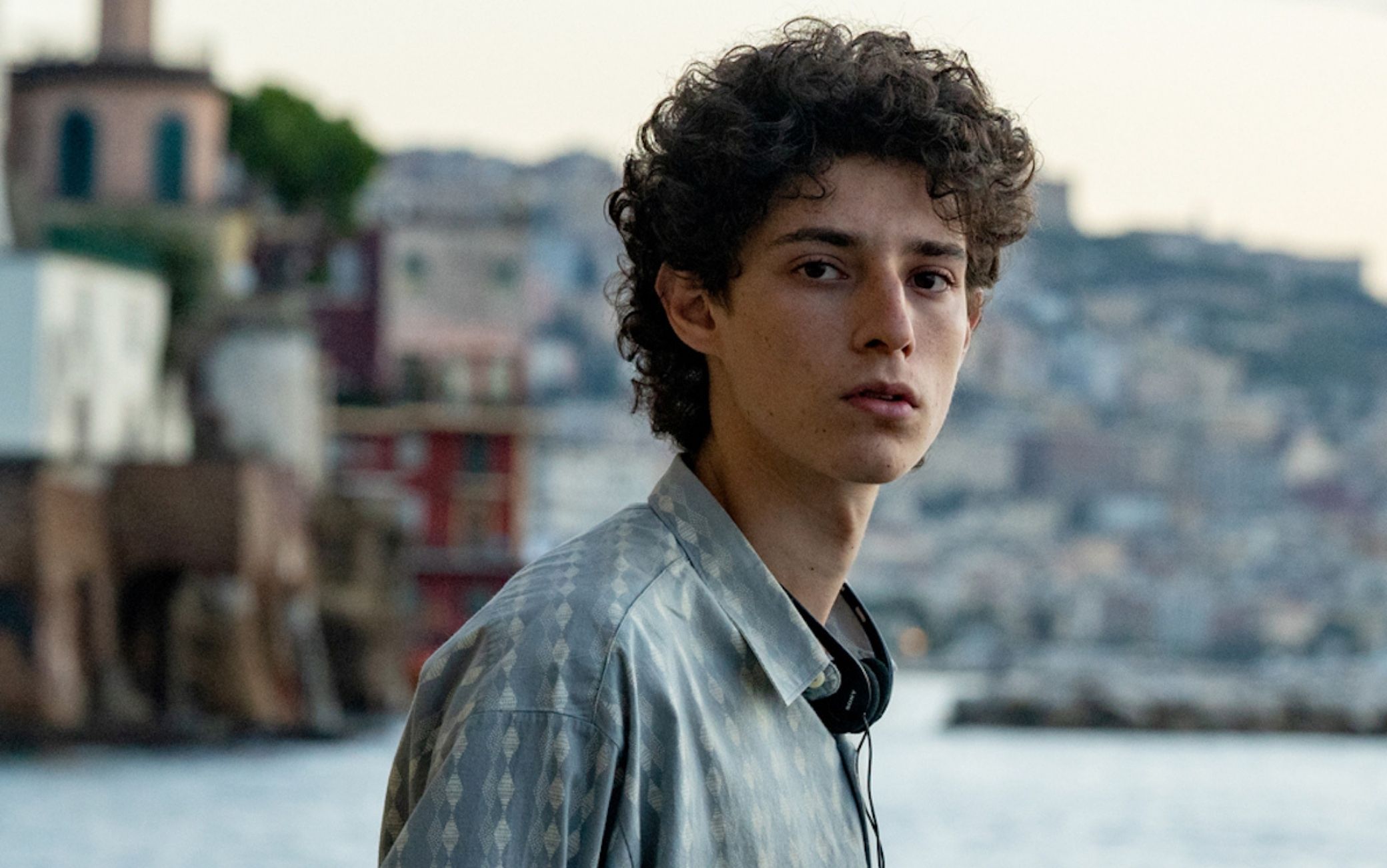 È stata la mano di Dio: un video confronta la sceneggiatura con il film