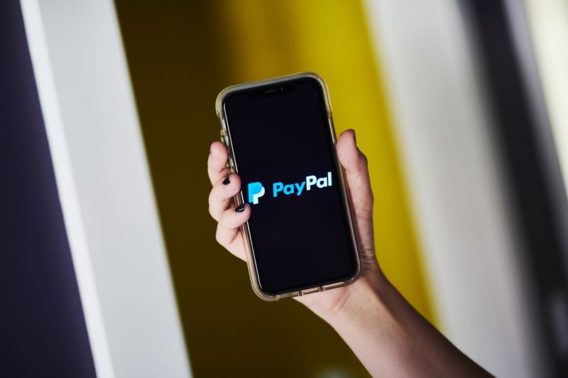 PayPal in aiuto dell’Ucraina: sospese tutte le commissioni sui pagamenti P2P