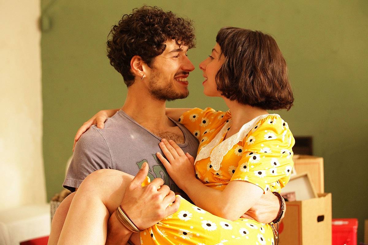 Sempre Più Bello: il video di “Serenata”, la canzone ufficiale del film da oggi al cinema