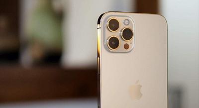Apple vuole rendere gli iPhone 15 Pro ‘meno sexy’, in modo da equilibrare la domanda dei consumatori