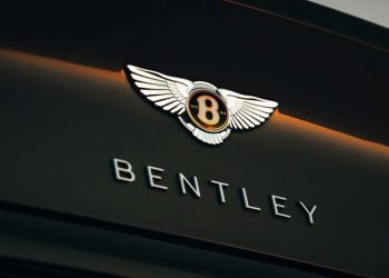 Bentley presenterà una nuova auto elettrica all'anno, dal 2025 in poi