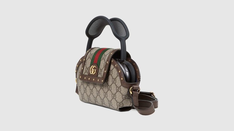 AirPods Max: Gucci lancia una custodia che costa quasi due volte tanto