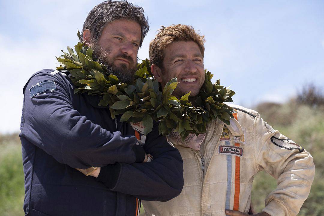 Altrimenti ci arrabbiamo: le nuove locandine si rifanno a quella del film originale