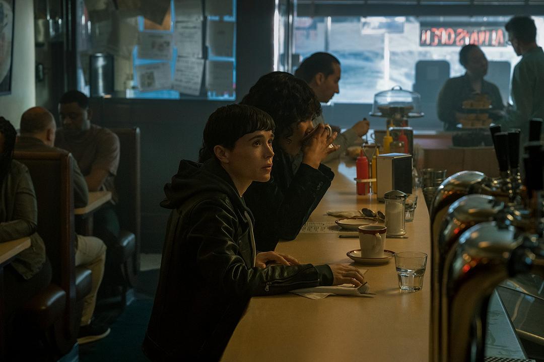 The Umbrella Academy 3: Elliot Page svela la prima immagine del suo personaggio