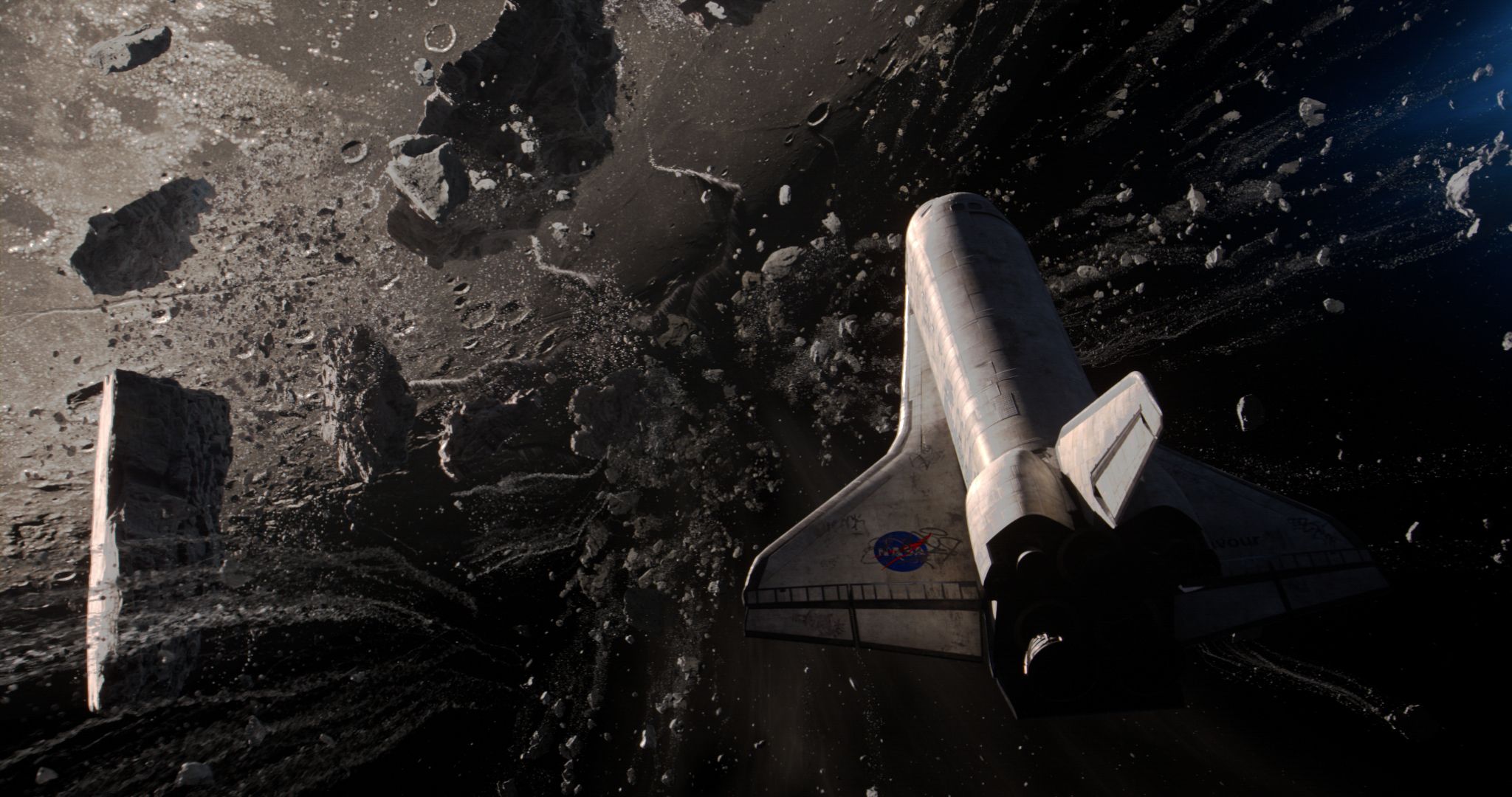Moonfall: la clip esclusiva del film in uscita il 17 marzo