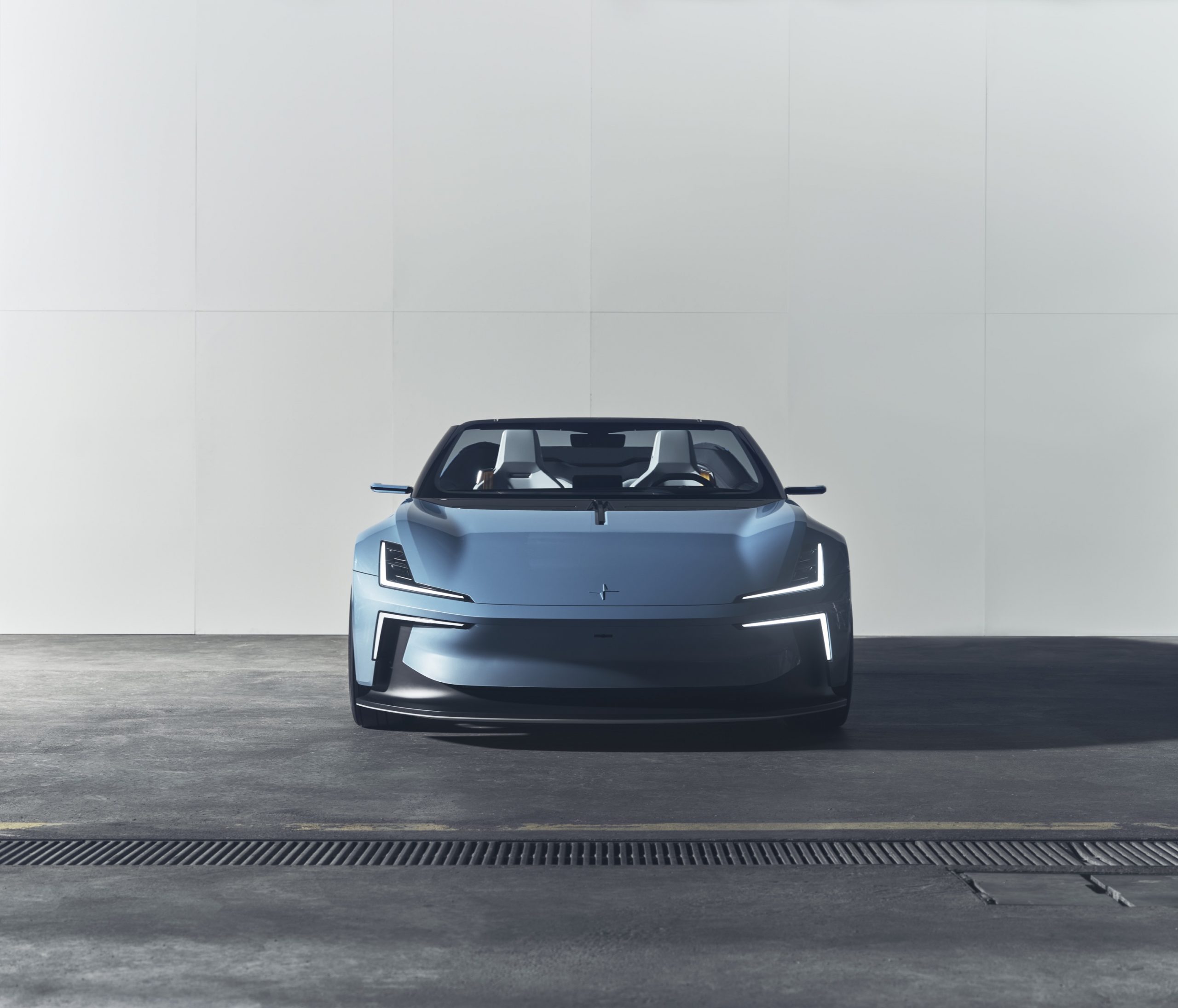 Polestar O2: questa roadster elettrica ha anche un drone personale