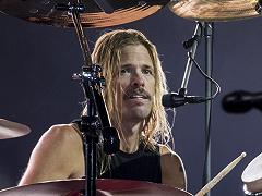 Taylor Hawkins addio: morto a soli 50 anni il batterista dei Foo Fighters