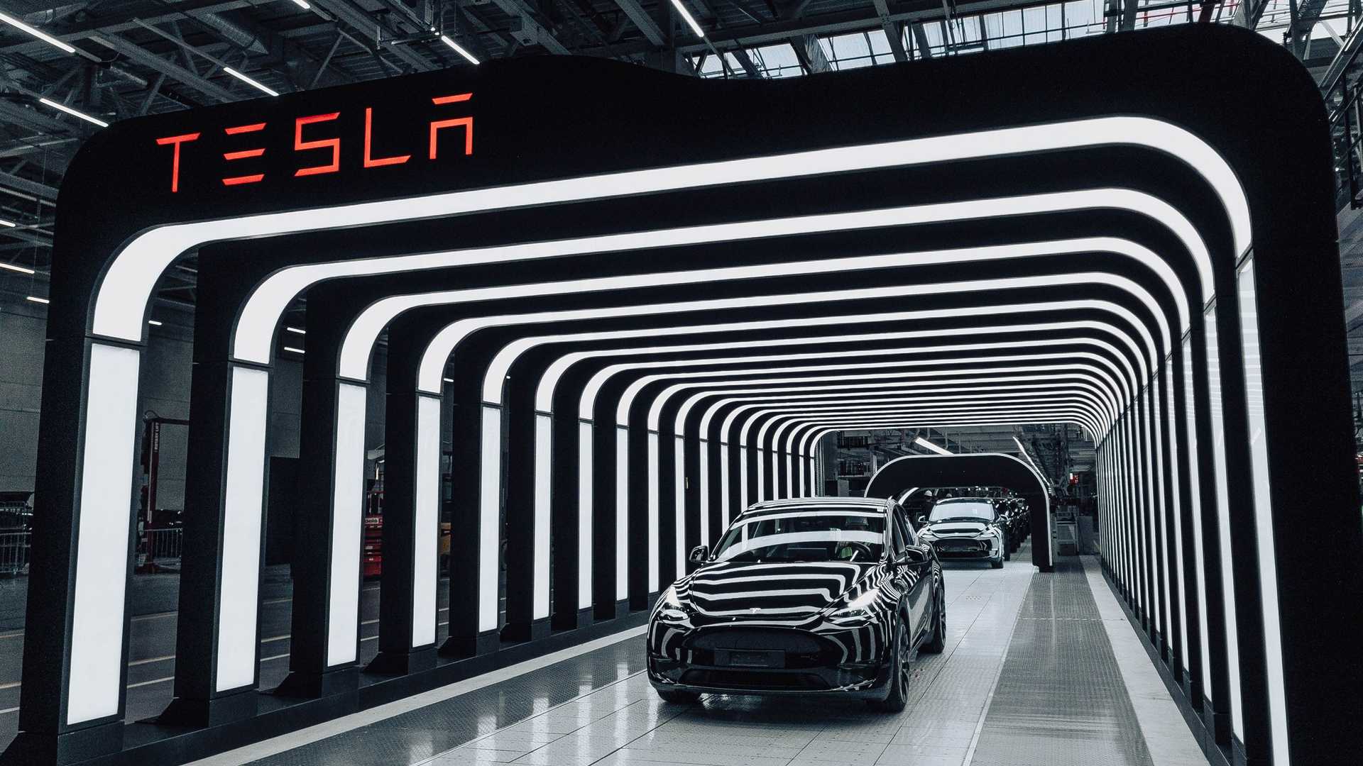 Tesla, la NHTSA apre un’indagine dopo diverse segnalazioni di mal funzionamento allo sterzo