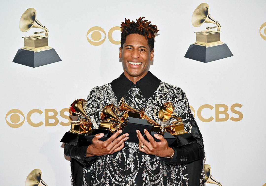 Grammy Awards 2022: Jon Batiste è l’artista dell’anno, con cinque premi