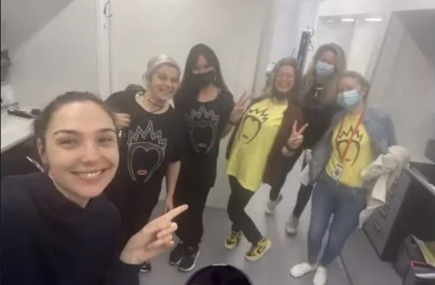 Biancaneve: Gal Gadot condivide la foto del suo ultimo giorno sul set