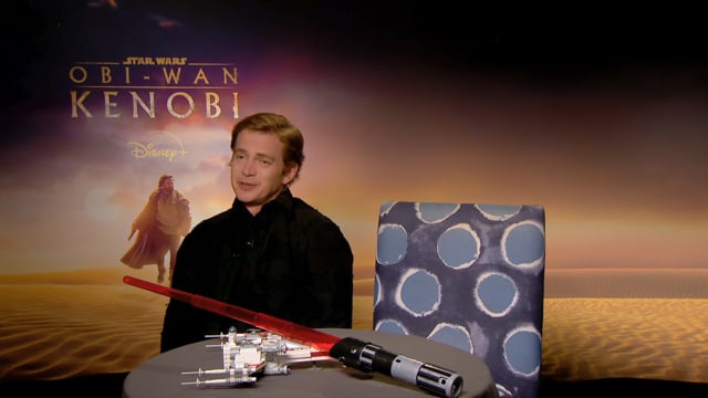 Obi-Wan Kenobi: Hayden Christensen gioca con i LEGO in una divertente intervista con un bambino
