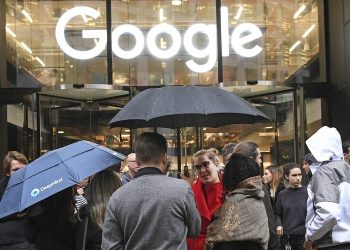 Il prezzo del "monopolio" di Google: "pagano 10 miliardi all'anno per limitare la concorrenza"