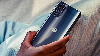 Motorola Moto G82 5G arriva anche in Italia, ecco prezzi e dettagli