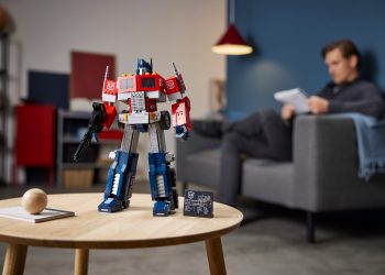 LEGO Optimus Prime: ufficiale il nuovo set in grado di trasformarsi da robot a camion