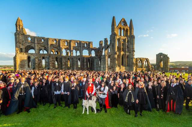 Dracula: il raduno di vampiri per i 125 anni del romanzo guadagna il Guinness World Record