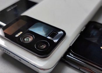 Foto scattate con smartphone vs mirrorless: "presto non ci sarà più differenza", dice un dirigente di Sony