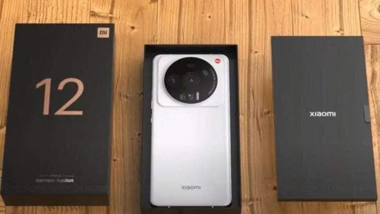 Xiaomi 12 Ultra in arrivo il prossimo mese con batteria da 5.000mAh?