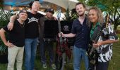 Stranger Things: l'interprete di Eddie ha incontrato i Metallica suonandoci insieme Master of Puppets (video)