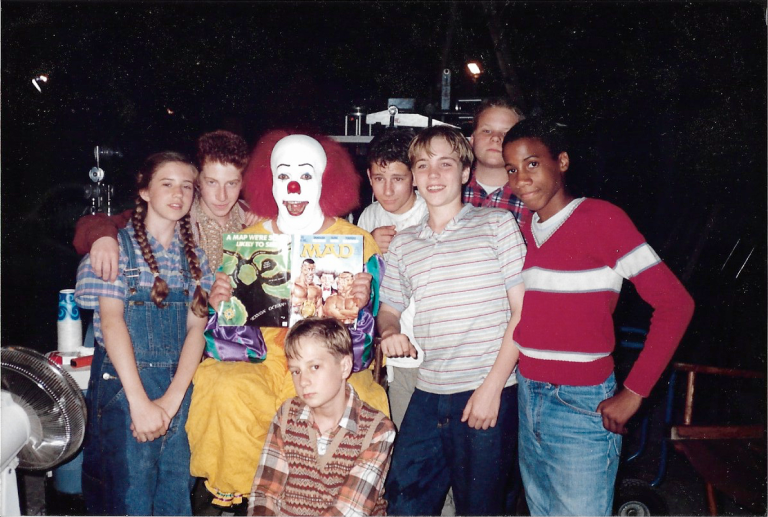 Pennywise: The Story of IT – Alcune immagini inedite del dietro le quinte con Tim Curry