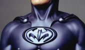 Batman: all'asta il costume coi capezzoli di George Clooney