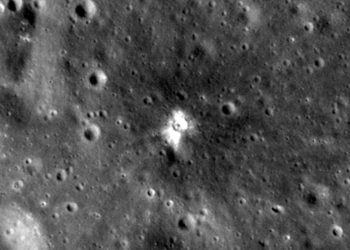 Luna con doppio cratere, a causarlo è l'incidente di un missile
