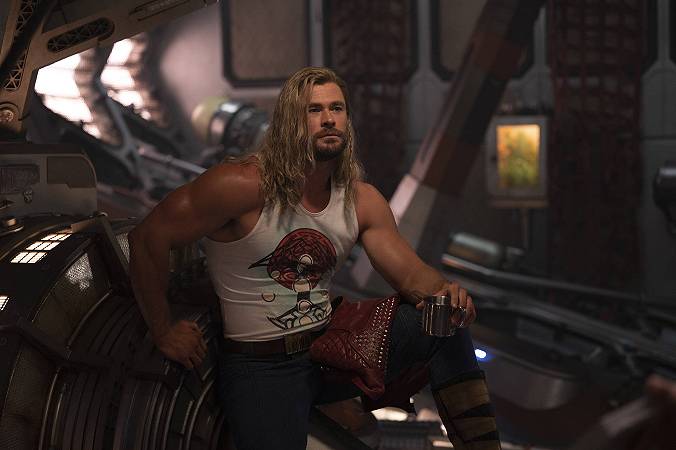 thor-love-and-thunder-recensione-film-chris-hemsworth