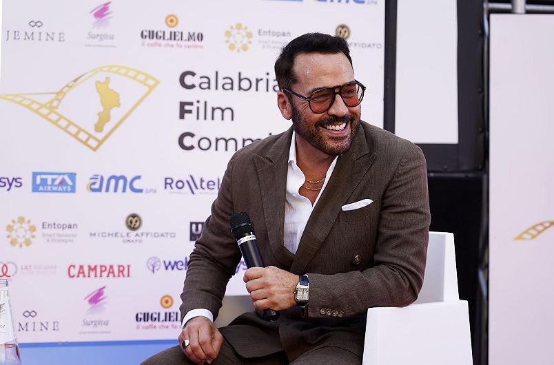 Incontro con Jeremy Piven al Magna Graecia Film Festival: l’uomo dietro la maschera