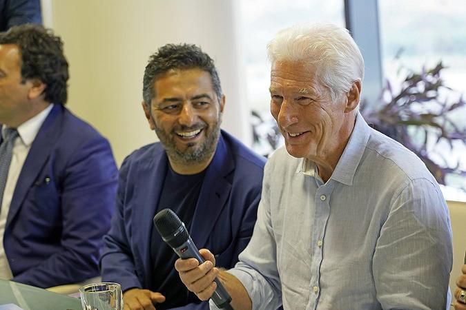 Incontro con Richard Gere al Magna Graecia Film Festival: un fascino intramontabile