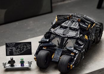 Offerte Amazon: LEGO Batmobile Tumbler in super sconto
