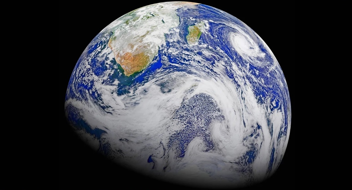 Terra: i motivi per cui sta girando più velocemente